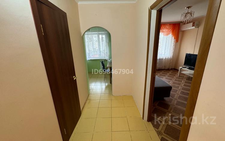 1-комнатная квартира · 35 м² · 4/5 этаж, мкр Северо-Восток 13 за 110 000 〒 в Уральске — фото 2