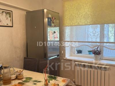 3-бөлмелі пәтер · 67 м² · 2 қабат, Алатау 35/8 — 20 школа, бағасы: 15 млн ₸ в Мерке
