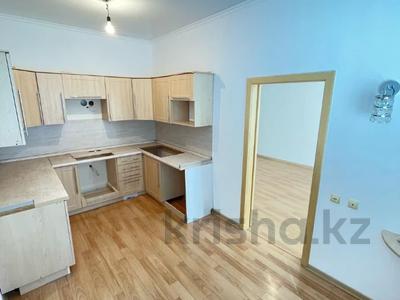 4-комнатная квартира · 140 м² · 3/10 этаж, Д. Кунаева 35/1 за 69 млн 〒 в Астане, Есильский р-н