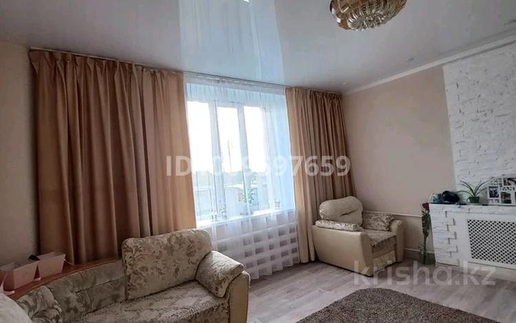 3-комнатная квартира · 72.7 м² · 2/2 этаж, Урожайная — Минимаркет Стеклянный, д/с Малыш, д/с Алакай, школа #27 за 16 млн ₸ в Петропавловске — фото 2