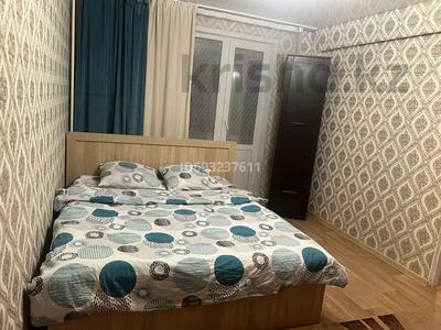 1-комнатная квартира, 33 м², 2/5 этаж по часам, Казахстан 84 — Мызы за 1 000 〒 в Усть-Каменогорске