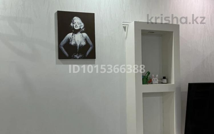 2-комнатная квартира · 56 м² · 8/12 этаж, Кабанбай батыра 10 за 180 000 ₸ в Шымкенте, Аль-Фарабийский р-н — фото 2