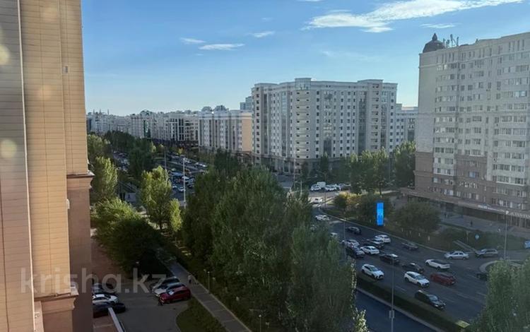 3-комнатная квартира · 100 м² · 8/14 этаж, Мангилик Ел 24 за 450 000 ₸ в Астане, Есильский р-н — фото 2