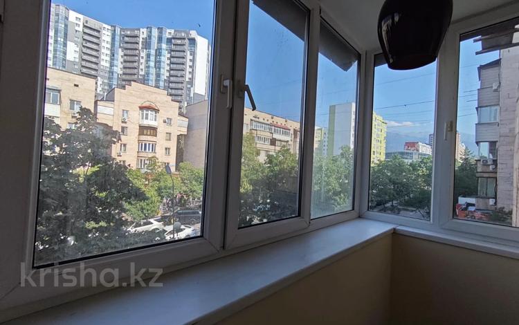 2-комнатная квартира · 65 м² · 3/5 этаж, мкр Самал-2 45 за 370 000 ₸ в Алматы, Медеуский р-н — фото 2