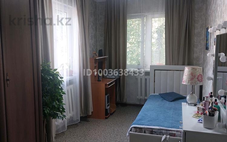 2-бөлмелі пәтер · 46.2 м² · 4/4 қабат, мкр №6 8 — напротив парк Family, бағасы: 29.5 млн ₸ в Алматы, Ауэзовский р-н — фото 2