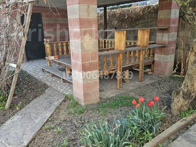 Жеке үй · 4 бөлме · 100 м² · 6 сот., мкр Таугуль — ТРЦ Спутник, бағасы: 450 000 〒 в Алматы, Ауэзовский р-н