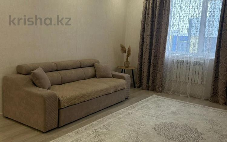 2-комнатная квартира · 91.7 м² · 10/10 этаж, Самал 82/3 — Коняхина за 300 000 ₸ в Уральске — фото 2