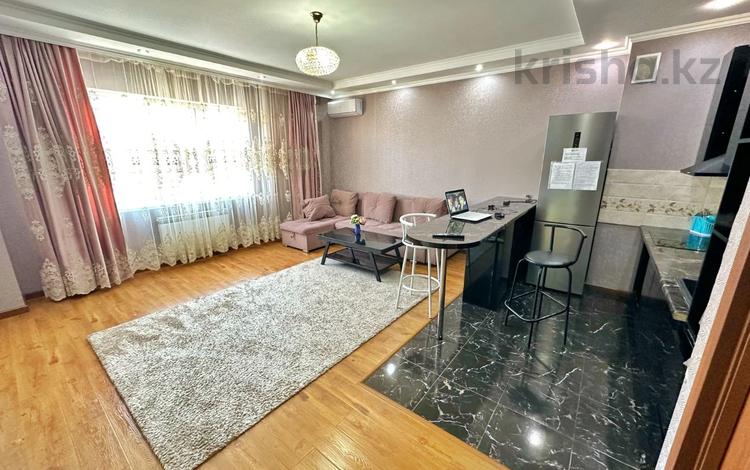 3-комнатная квартира, 105 м², 12/18 этаж, Навои 208/7 — Торайгырова