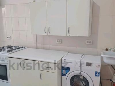 1-комнатная квартира · 35 м² · 8/9 этаж, мкр Туран-2 — Автобусы, школа, садик рядом, через агенство услуга 30000 тенге за 80 000 〒 в Шымкенте, Каратауский р-н