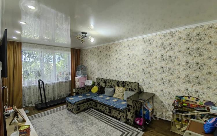 3-комнатная квартира · 61 м² · 1/5 этаж, мкр Михайловка , Осевая 6 — Кирзавод 3-4 за 12.2 млн ₸ в Караганде, Казыбек би р-н — фото 2