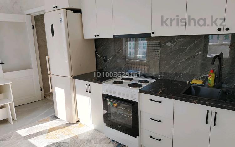 2-комнатная квартира · 70 м² · 11/16 этаж, Омарова 3 за 290 000 ₸ в Астане, Нура р-н — фото 2