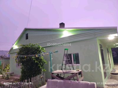 Отдельный дом · 3 комнаты · 75 м² · 5 сот., Ленинградская 40 — Городская баня за 15 млн 〒 в Шахтинске