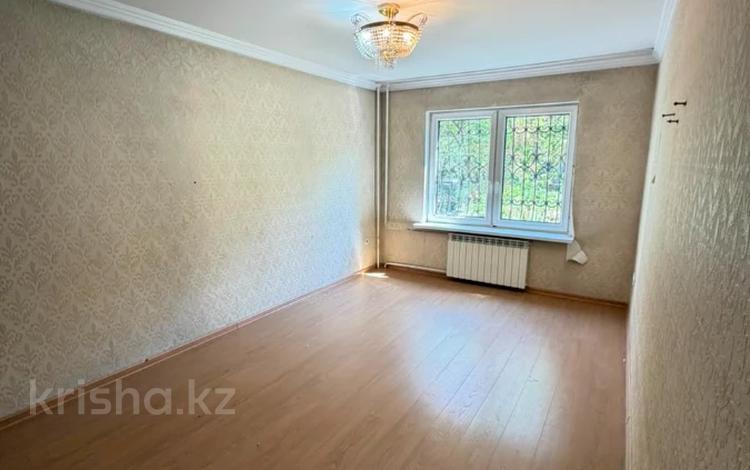 4-комнатная квартира · 82 м² · 2/5 этаж, мкр Мамыр-1 15 за 65 млн ₸ в Алматы, Ауэзовский р-н — фото 2