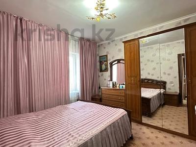 2-бөлмелі пәтер · 60 м² · 4/5 қабат, 16-шағынаудан, Жибек жолы, бағасы: 21.8 млн ₸ в Шымкенте, Аль-Фарабийский р-н