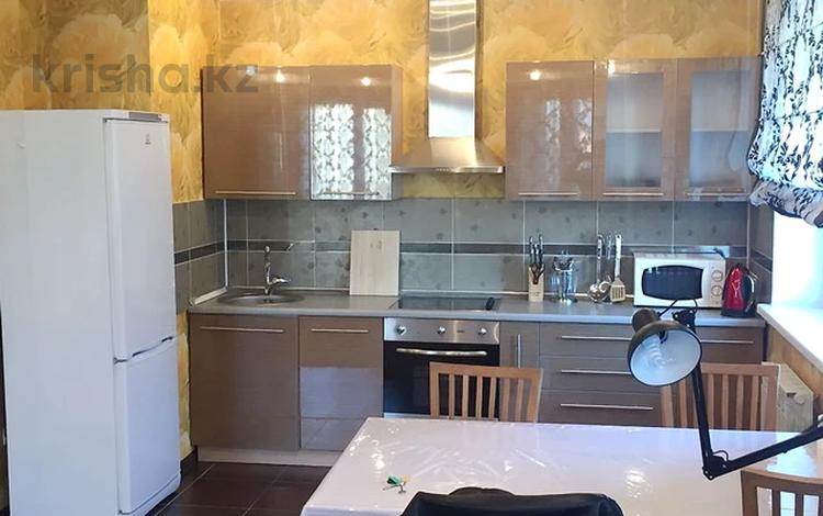 2-комнатная квартира · 80 м², Богенбай батыра 79 за 300 000 〒 в Алматы, Медеуский р-н — фото 9