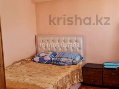 4-комнатная квартира · 80 м² · 1/5 этаж, Сатпаева 11 — 17 квартал,7 мектеп за 200 000 〒 в Балхаше