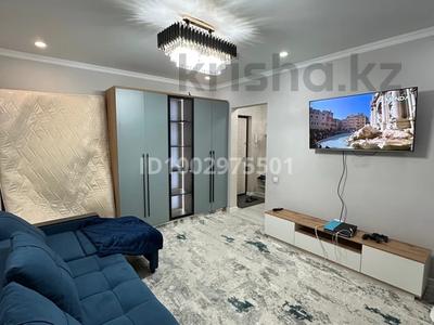 Аренда квартир посуточно: 1-комнатная квартира · 51 м² · 10/12 этаж, мкр Акбулак, 1 49А — Алматы арена за 17 000 〒 1-комнатная квартира · 51 м² · 10/12 этаж, мкр Акбулак, 1 49А — Алматы арена за 17 000 〒 в Алатауский р-н
