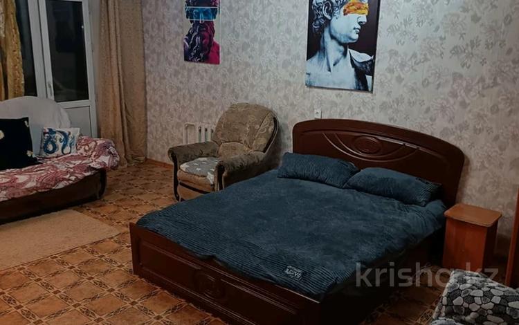 1-бөлмелі пәтер · 30 м² · 5/5 қабат, ул. Казахстан 84, бағасы: 11.3 млн ₸ в Усть-Каменогорске — фото 2
