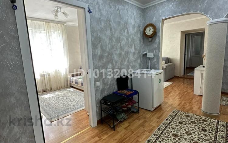 4-комнатная квартира · 97 м² · 5/9 этаж, Старый город, Матросова — Находится возле колледжа им. М.Маметова за 30 млн ₸ в Актобе — фото 2