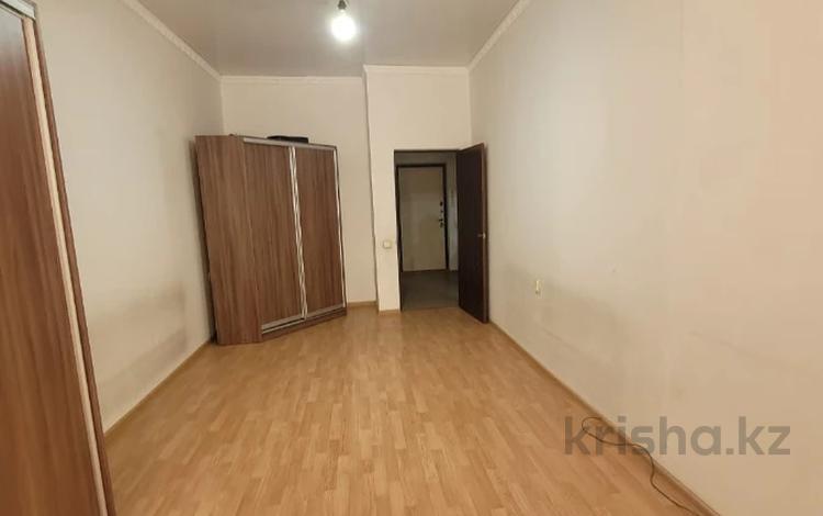 1-комнатная квартира, 37 м², 3/6 этаж, мкр Айнабулак-2, Макатаева