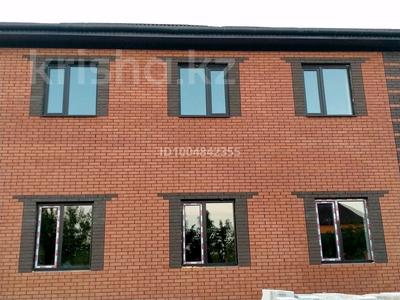 Отдельный дом · 8 комнат · 312 м² · 1000 сот., Жибек жолы 639 — Возле школы за 42 млн 〒 в Актобе, жилой массив Заречный-3