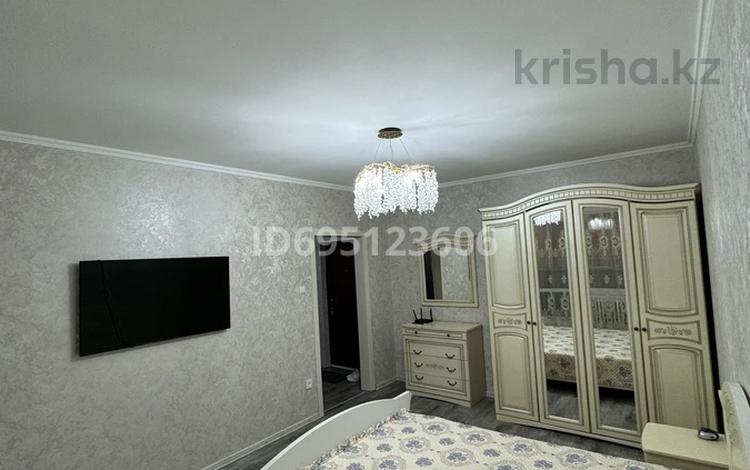 1-комнатная квартира · 35 м² · 3/9 этаж, 4 микрайон 11 — Сзади торг.центра Трнава за 180 000 ₸ в Аксае — фото 2