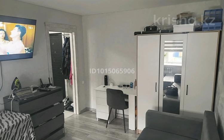 1-бөлмелі пәтер · 24 м² · 4/5 қабат, Хиуаз Доспановой 58 — Кафе Марина, бағасы: 7 млн ₸ в Уральске, мкр Школьник — фото 2