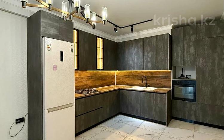 2-бөлмелі пәтер · 90 м² · 1/4 қабат, Мухита Калимова 24/2, бағасы: 42 млн ₸ в Атырау — фото 10