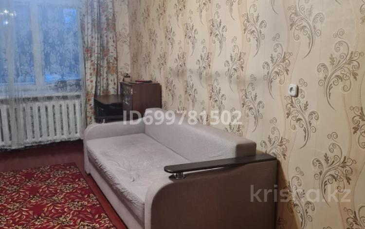 2-комнатная квартира · 41 м² · 1/5 этаж · помесячно, мкр Михайловка , Пр. Сакена Сейфуллина 3 — Супермаркет Южный за 130 000 〒 в Караганде, Казыбек би р-н — фото 2