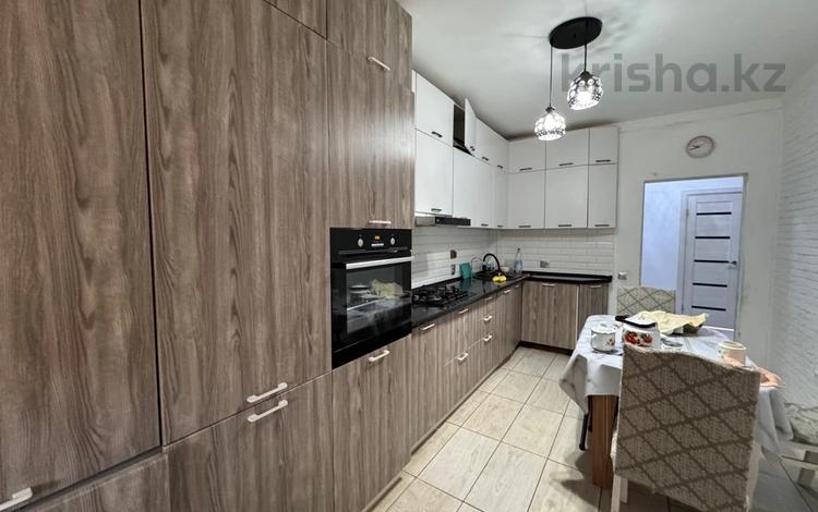 3-бөлмелі пәтер, 84 м², 1/5 қабат, мкр. Алтын орда 364/1, бағасы: 27.8 млн 〒 в Актобе, мкр. Алтын орда — фото 8