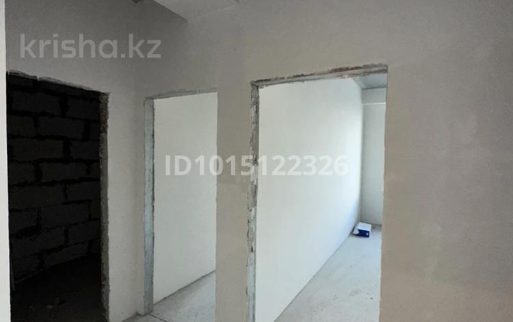 2-бөлмелі пәтер · 56.8 м² · 3/9 қабат, Есенберлина 94, бағасы: 30 млн ₸ в Усть-Каменогорске — фото 4