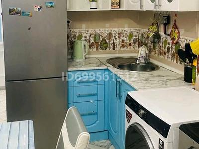 2-комнатная квартира · 45 м² · 5/5 этаж, Есенберлина 33 — 7 лицей напротив юникс магазин,садик Коктем возле дома за 10.5 млн ₸ в Жезказгане
