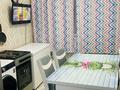 2-комнатная квартира · 45 м² · 5/5 этаж, Есенберлина 33 — 7 лицей напротив юникс магазин,садик Коктем возле дома за 10.5 млн ₸ в Жезказгане — фото 2