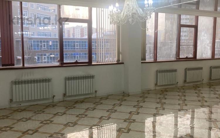 Свободное назначение, офисы, магазины и бутики, медцентры и аптеки · 295 м² за 135 млн ₸ в Астане, Алматы р-н — фото 2