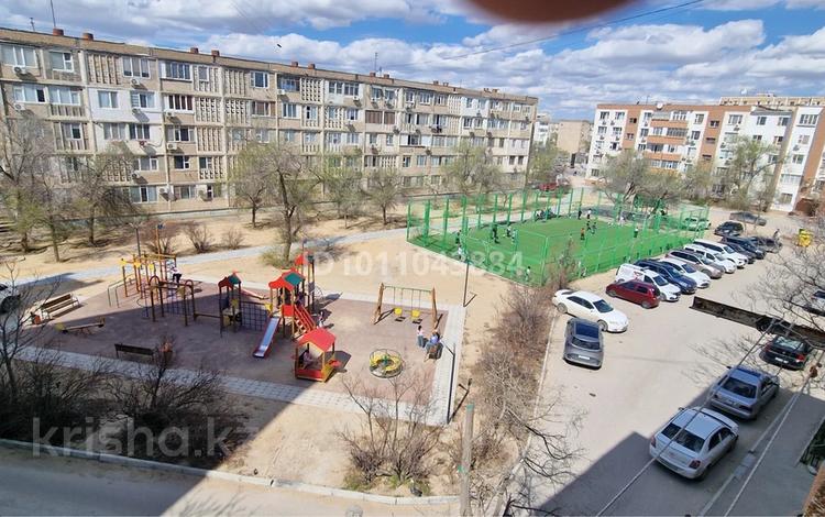 3-комнатная квартира · 72 м² · 4/5 этаж, 27-й мкр 25 за 20 млн ₸ в Актау — фото 2