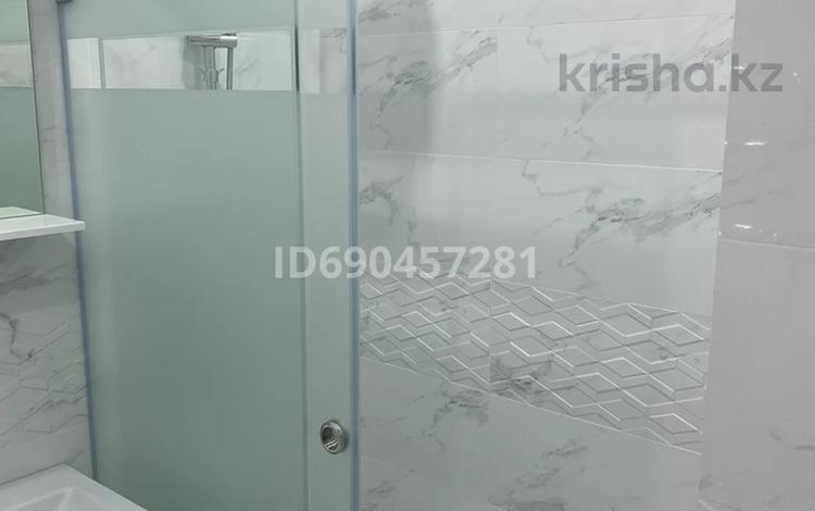 2-комнатная квартира · 60 м² · 3/6 этаж, 16-й мкр 42 за 200 000 ₸ в Актау — фото 2