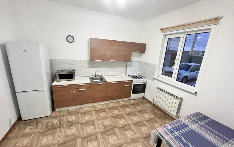 Жеке үй · 2 бөлме · 60 м², Оркен - 2, Сатан Шуреев 96, бағасы: 150 000 ₸ в Атырау — фото 2