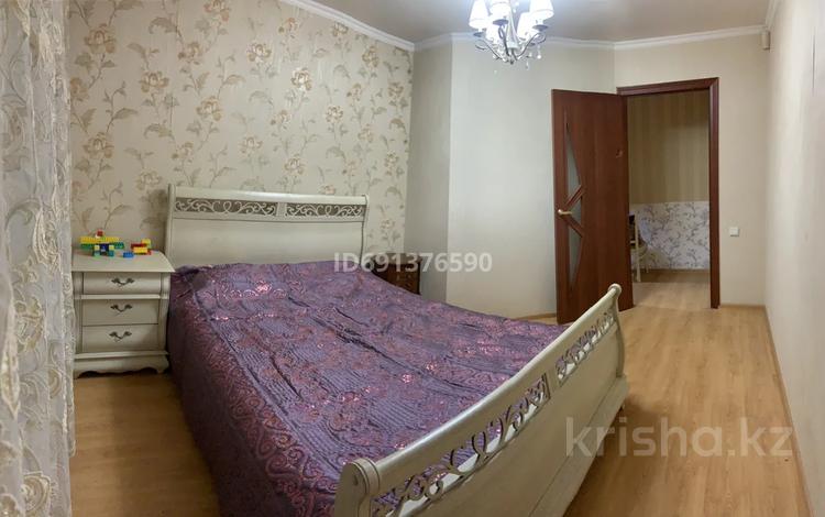 3-комнатная квартира, 56 м², 2/4 этаж помесячно, Шашкина за 350 000 〒 в Алматы, Бостандыкский р-н — фото 2