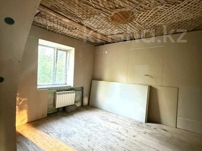 3-комнатная квартира · 68 м² · 2/2 этаж, Байсеитова * за 5.8 млн 〒 в Темиртау