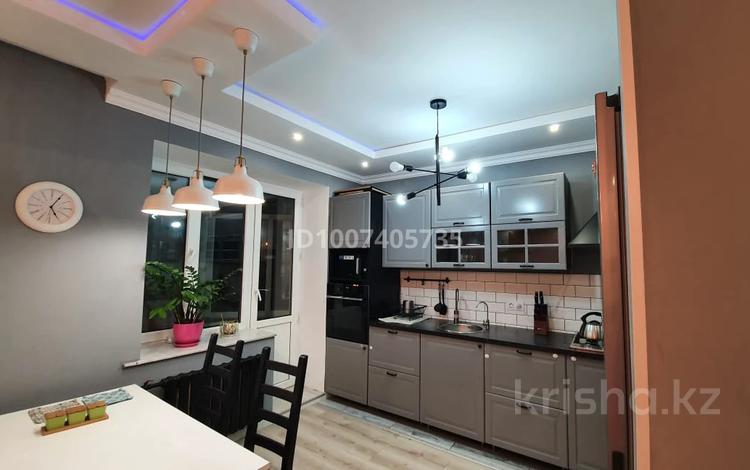 2-комнатная квартира · 68 м² · 5/6 этаж, Крупская 24а за 300 000 ₸ в Атырау — фото 2