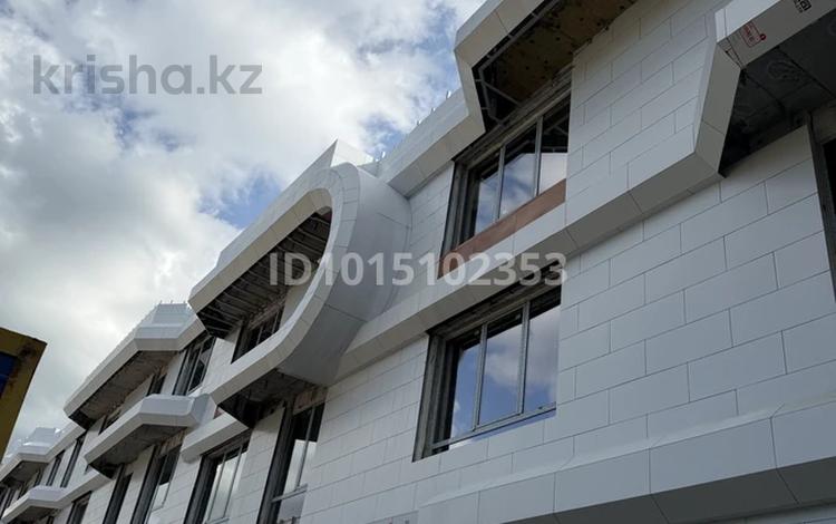 3-бөлмелі пәтер · 107 м² · 1/3 қабат, Тайманова 151/1, бағасы: 145 млн ₸ в Алматы, Медеуский р-н — фото 2