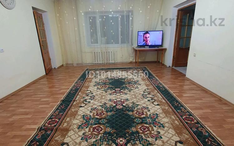 5-комнатная квартира · 98 м² · 2/5 этаж, 3 укр. квартал 8 — Старый базар за 27 млн ₸ в  — фото 2