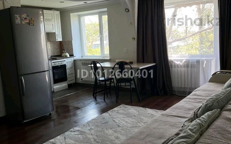 3-комнатная квартира · 60 м² · 5/5 этаж, мкр Юго-Восток, Мкр Юго-Восток, 27й микрорайон 22 — Строителей- Язева за 200 000 ₸ в Караганде, Казыбек би р-н — фото 2