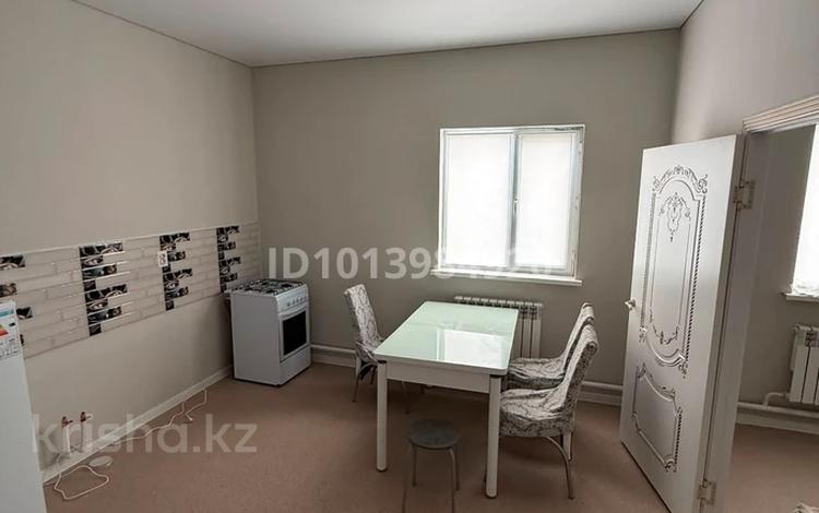 Жеке үй · 1 бөлме · 50 м² · 5 жүзд., Байтак — Привокзальные, бағасы: 150 000 ₸ в Атырау — фото 2