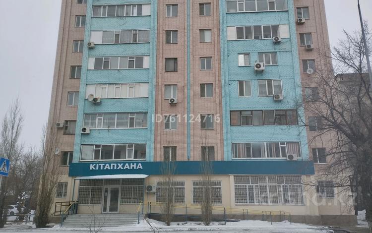 2-бөлмелі пәтер · 53 м² · 5/10 қабат, Ескі қала, Алтынсарина 28 — Находится возле прокуратуры, бағасы: 14 млн ₸ в Актобе, Старый город — фото 14