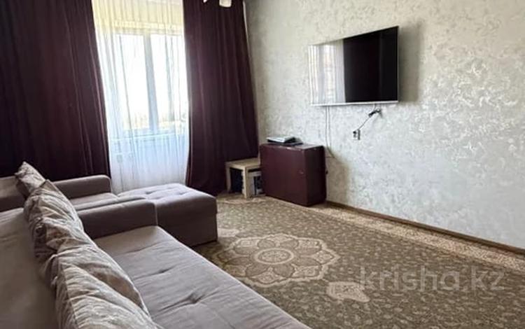 2-комнатная квартира · 60 м² · 6/9 этаж, мкр Жетысу-2 за 41.5 млн ₸ в Алматы, Ауэзовский р-н — фото 2