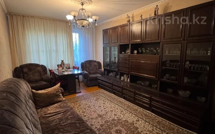 3-бөлмелі пәтер · 68.6 м² · 3/9 қабат, КАМЗИНА 62, бағасы: 26 млн ₸ в Павлодаре — фото 2
