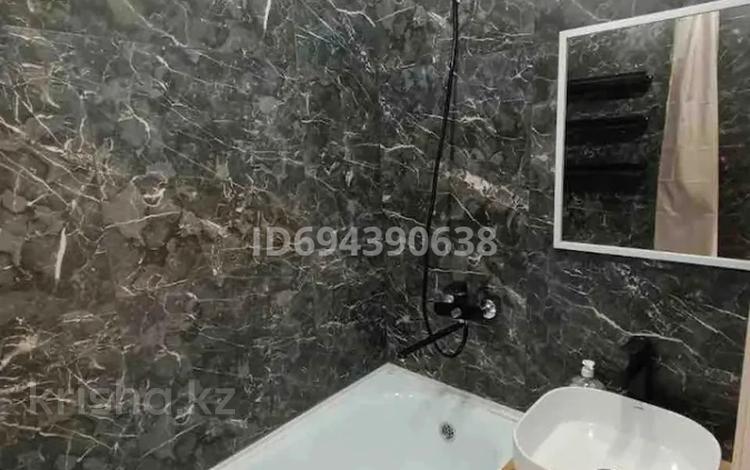 1-комнатная квартира · 68 м² · 7 этаж, мкр. Алтын орда 2Вк2 за 11 000 〒 в Актобе — фото 5