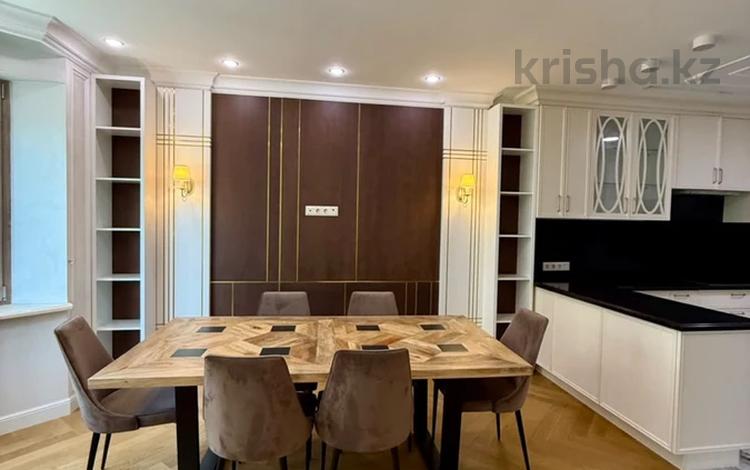 4-комнатная квартира · 205 м² · 4/5 этаж, мкр Самал-2, Фурманова 67 — Аль фараби за ~ 1.6 млн ₸ в Алматы, Медеуский р-н — фото 2
