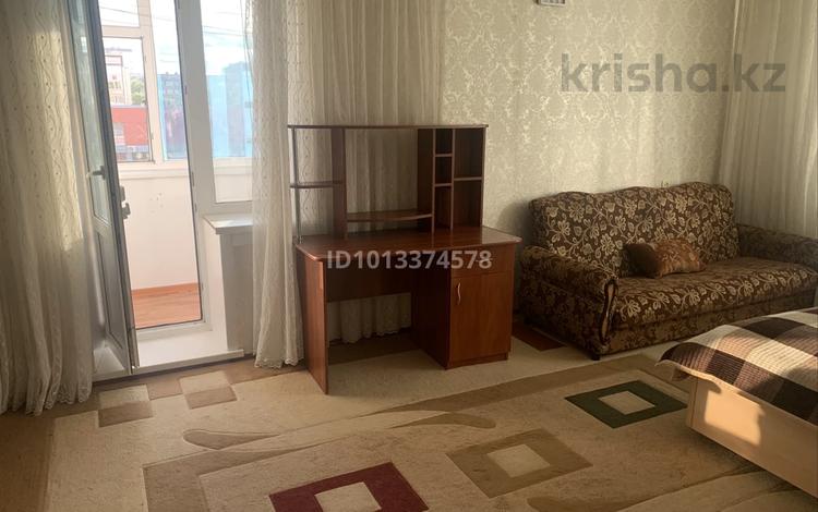 3 комнаты · 65 м² · 4/5 этаж, 1-й микрорайон, Абая — Абая-Гоголя за 65 000 ₸ в Костанае — фото 2